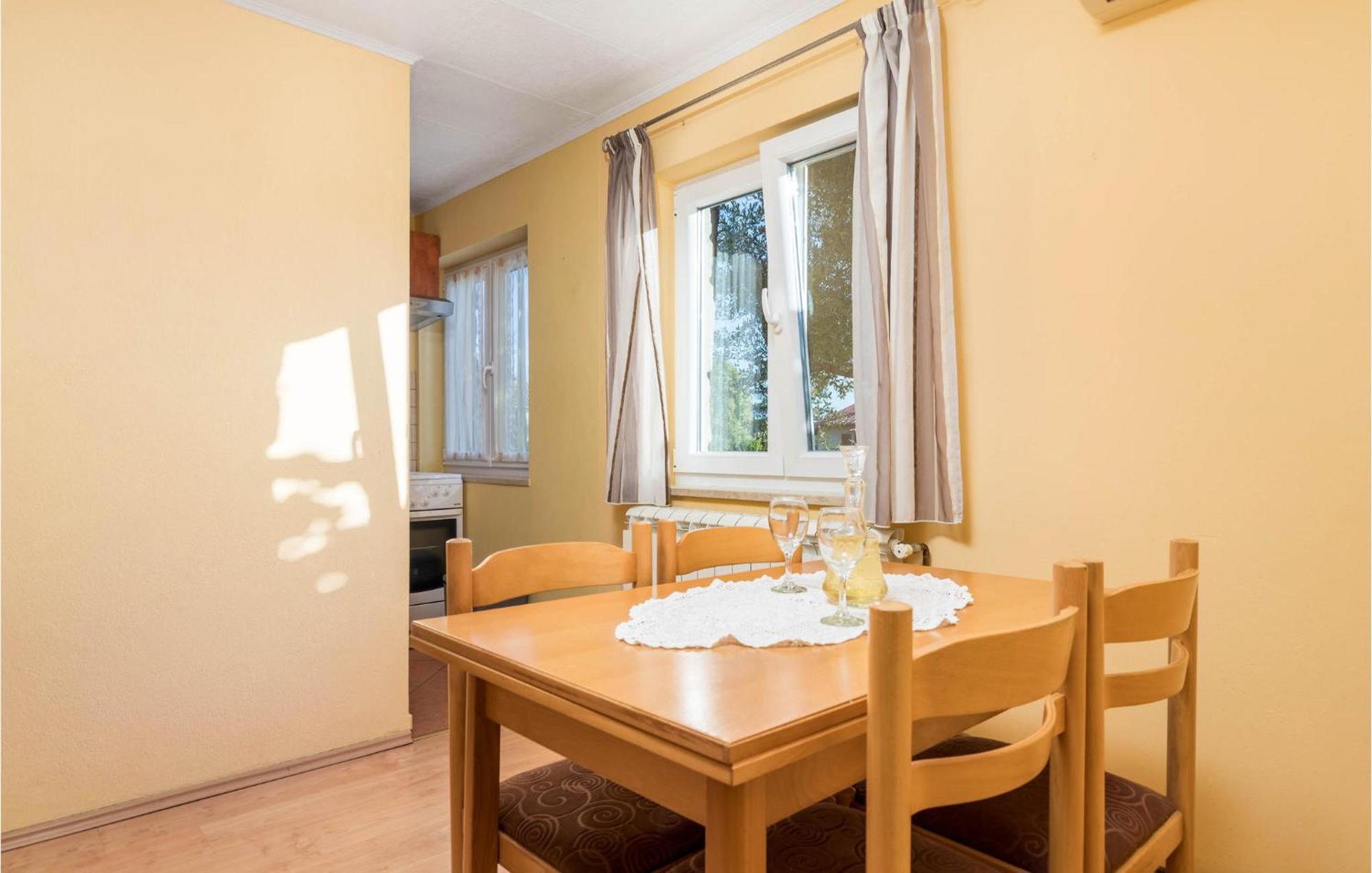 Stunning Apartment In Lovran With Kitchen ภายนอก รูปภาพ