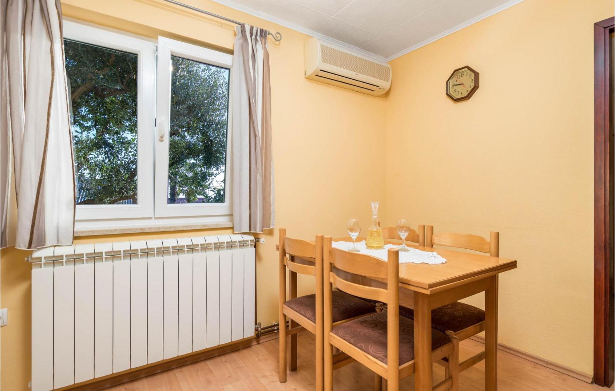 Stunning Apartment In Lovran With Kitchen ภายนอก รูปภาพ