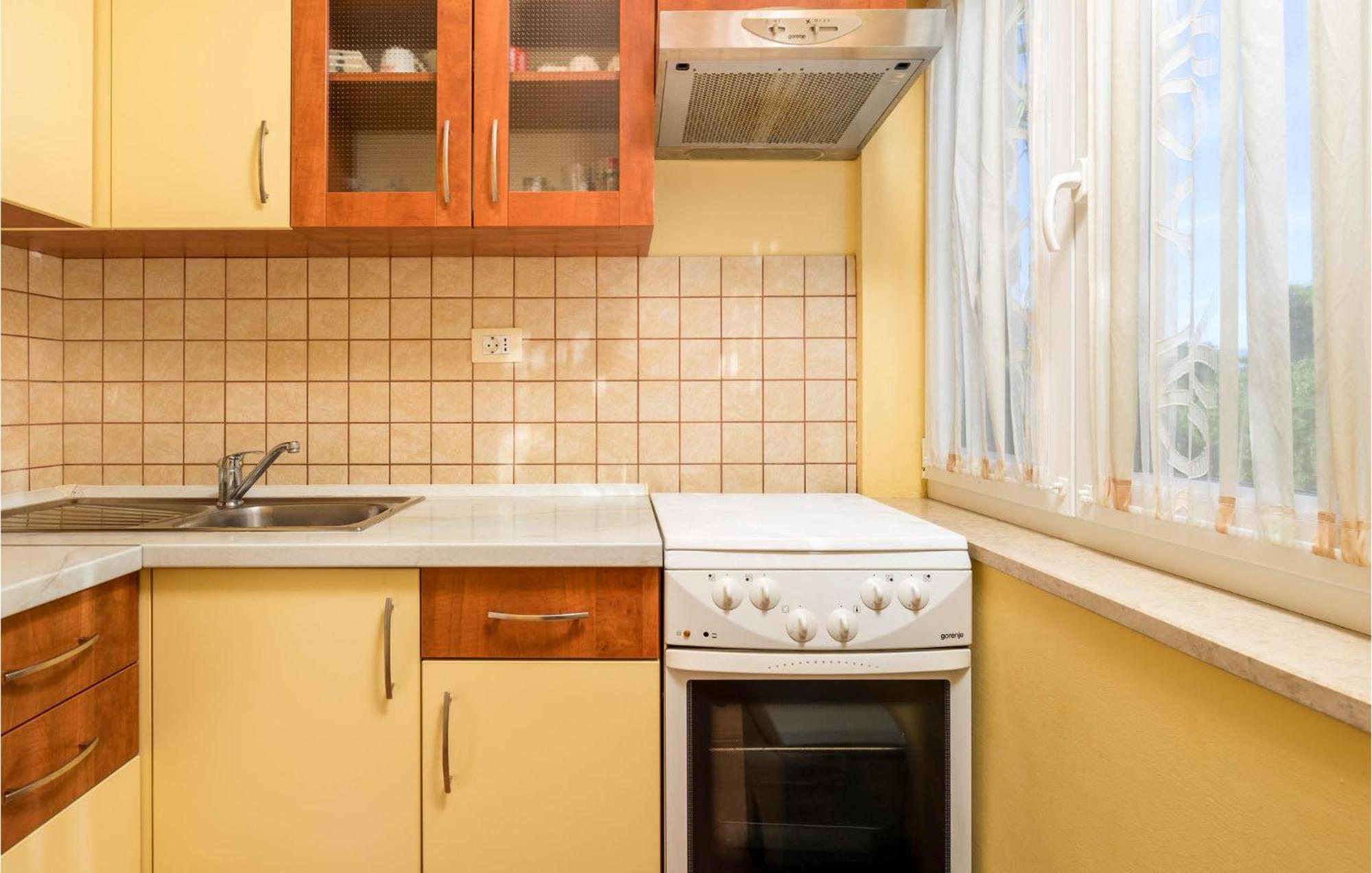 Stunning Apartment In Lovran With Kitchen ภายนอก รูปภาพ