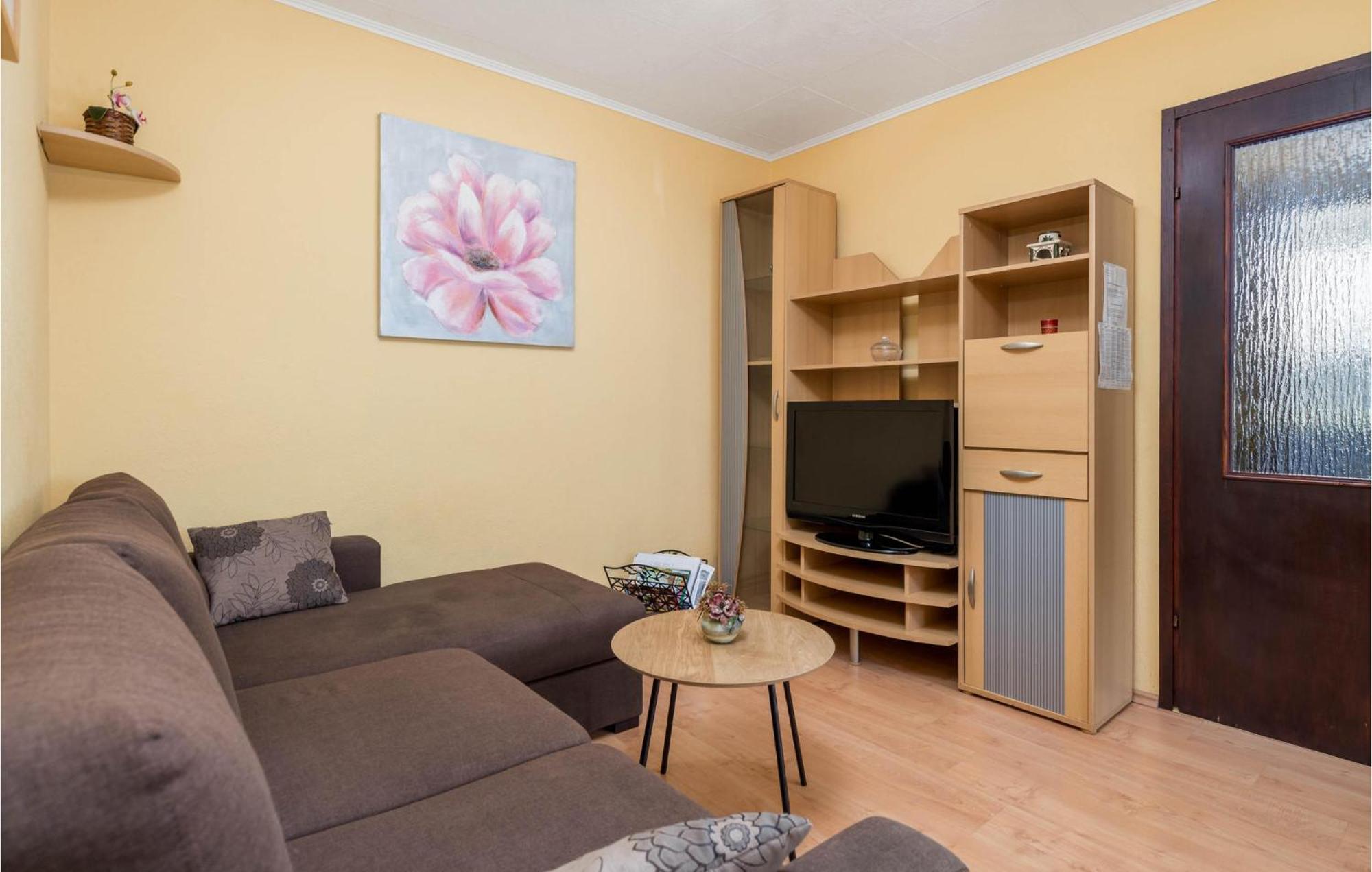 Stunning Apartment In Lovran With Kitchen ภายนอก รูปภาพ